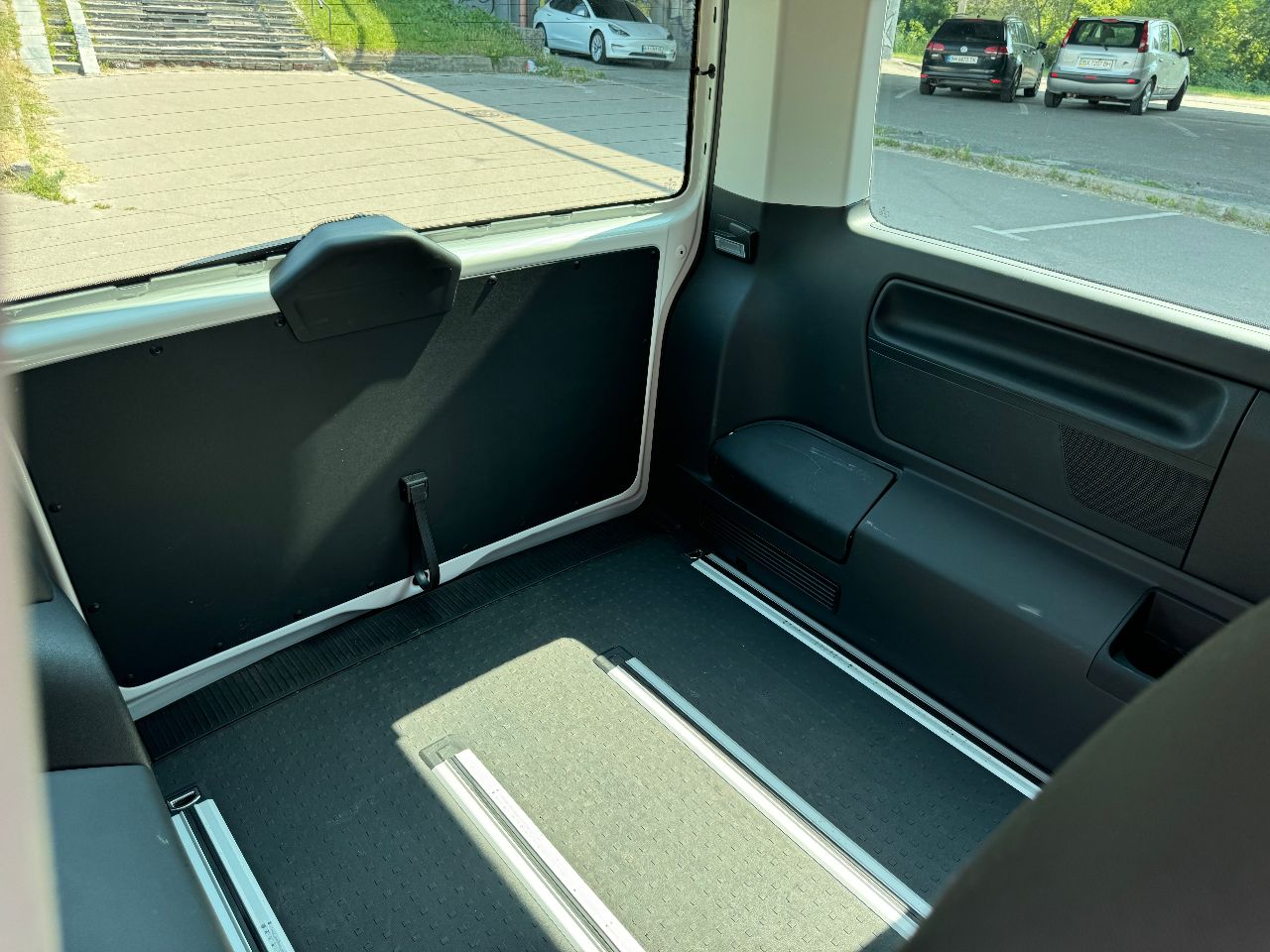 Volkswagen Multivan - фото 29