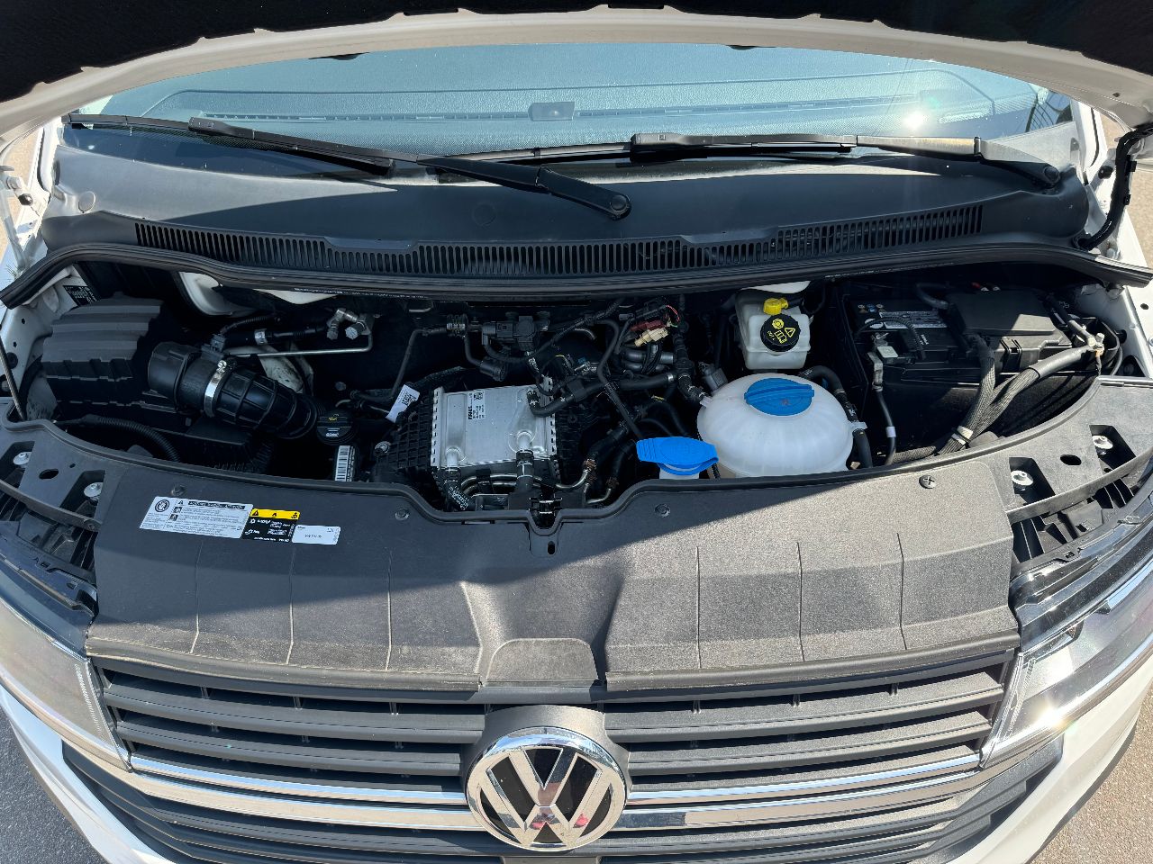 Volkswagen Multivan - фото 4