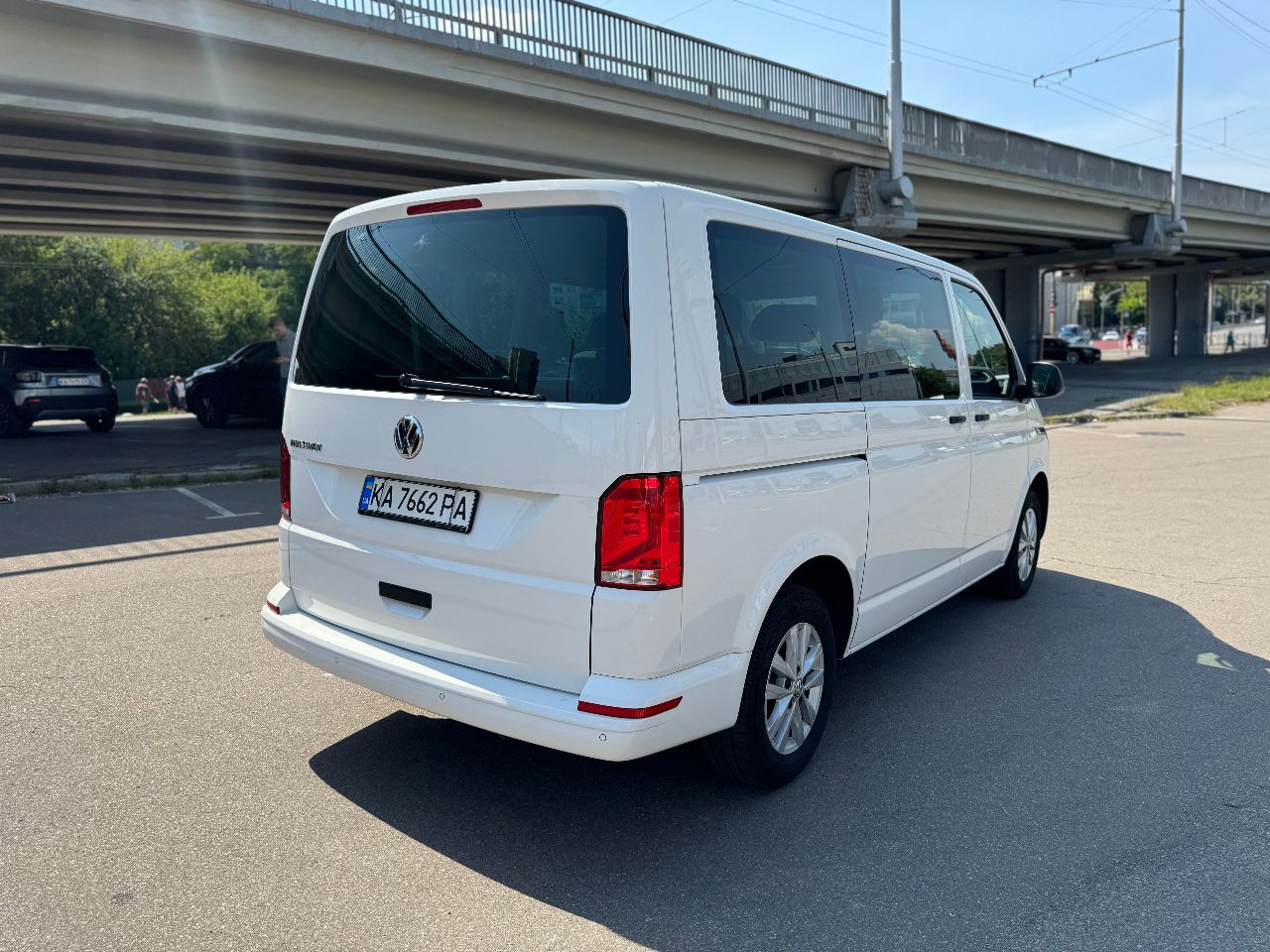 Volkswagen Multivan - фото 59