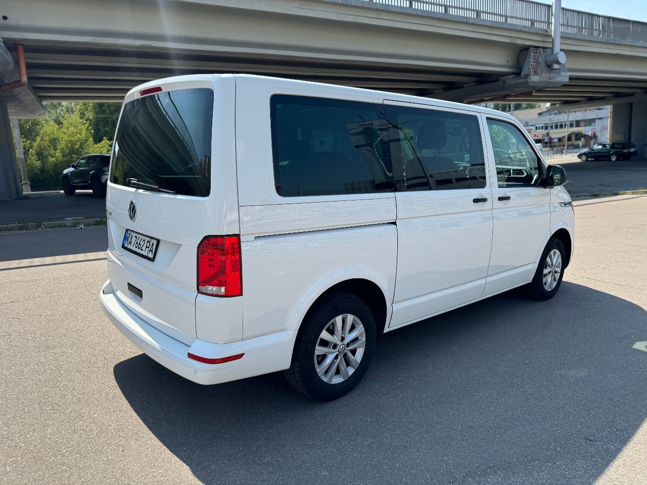 Volkswagen Multivan - фото 60