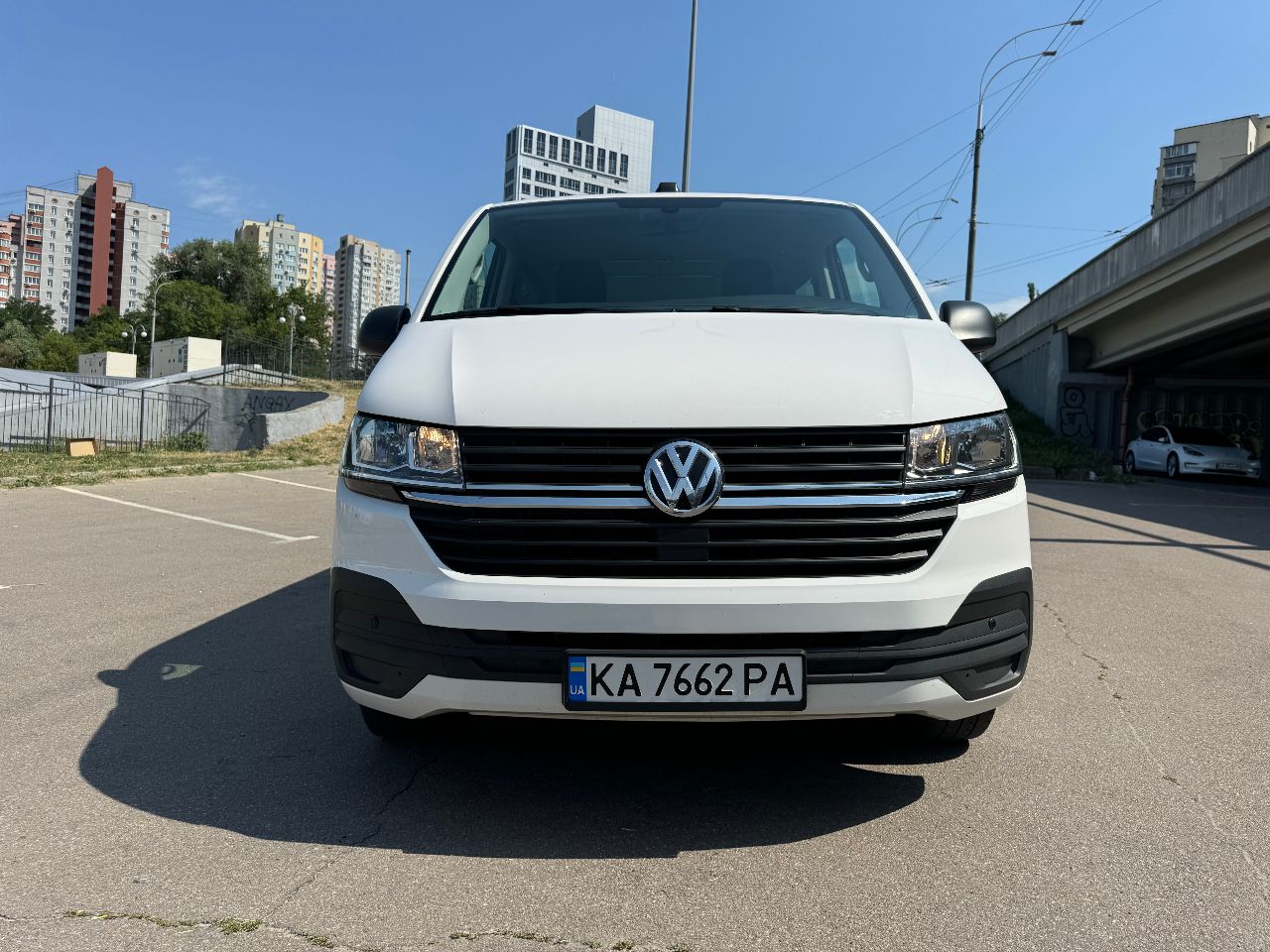 Volkswagen Multivan - фото 5