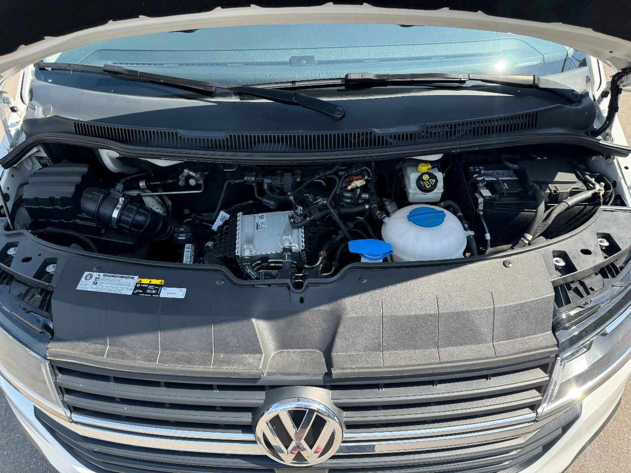 Volkswagen Multivan - фото 40