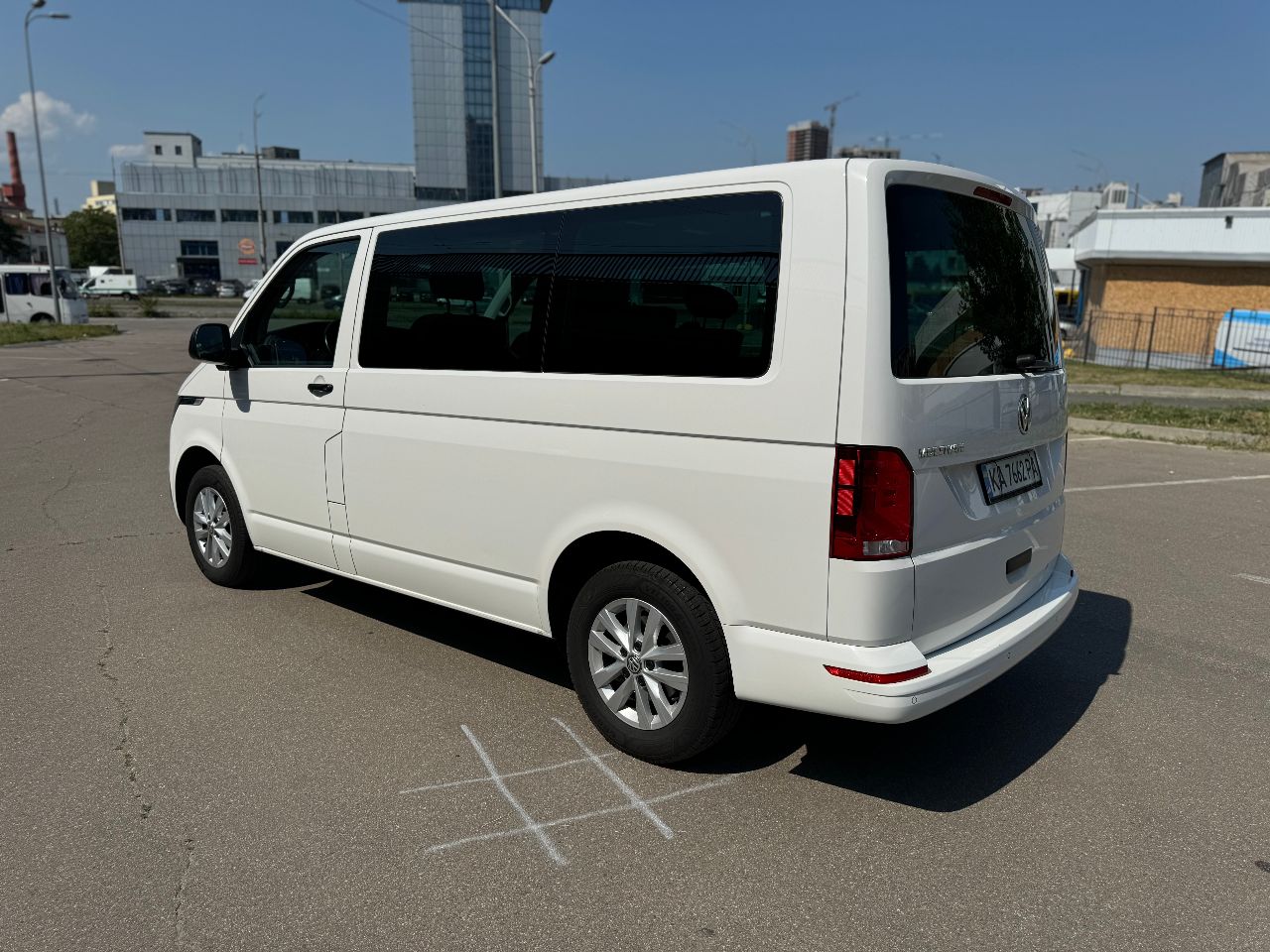 Volkswagen Multivan - фото 51