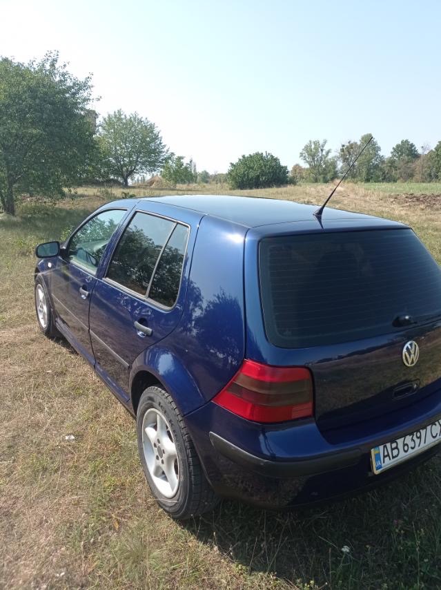 Volkswagen Golf - фото 8