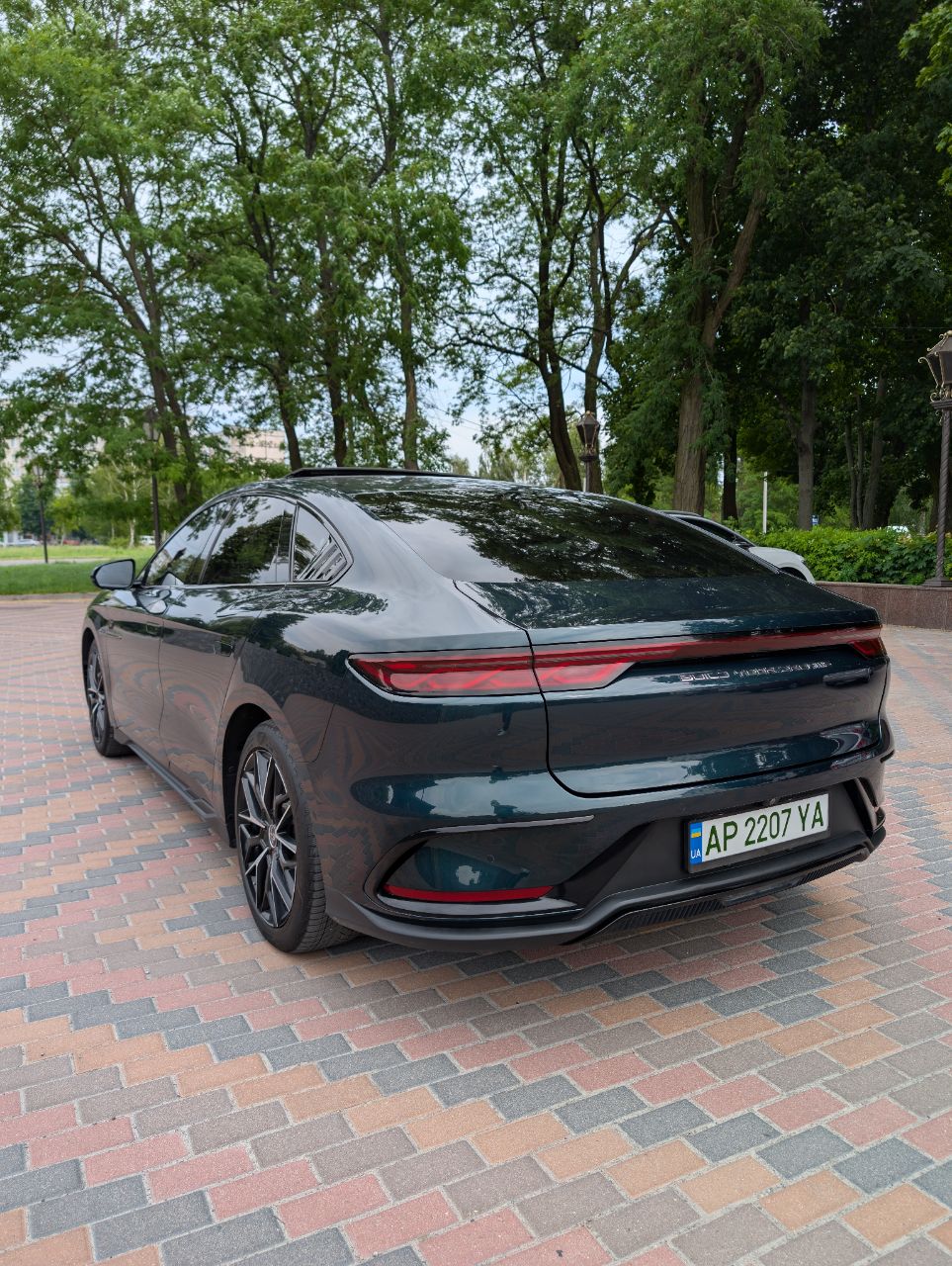 BYD Han - фото 3