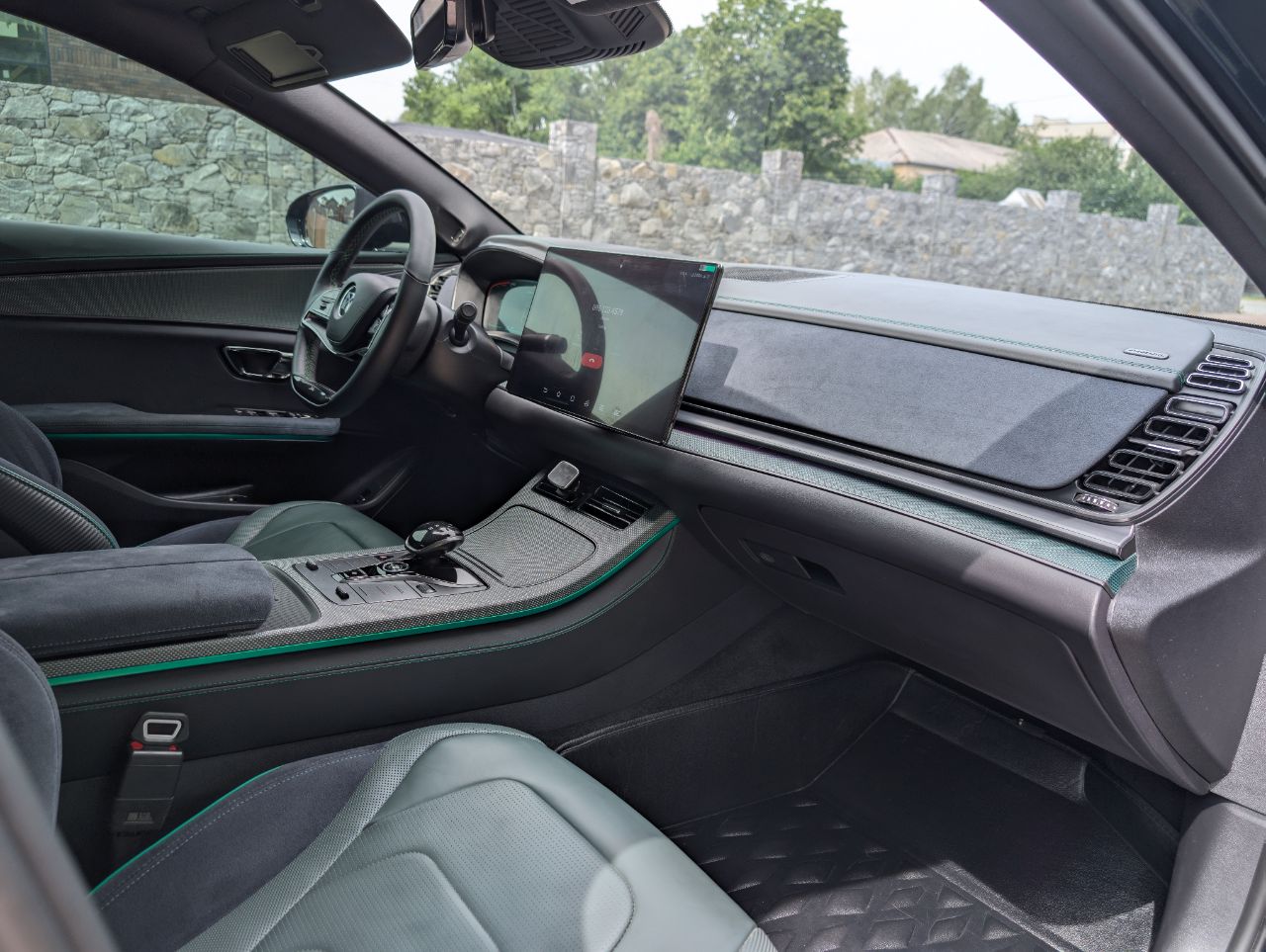 BYD Han - фото 12