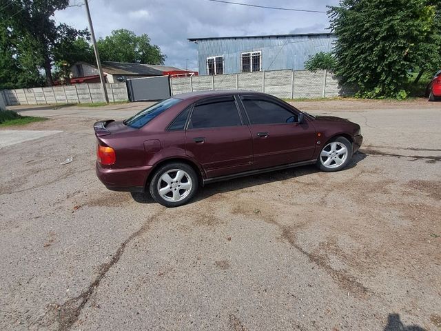 Audi A4 - зображення 1