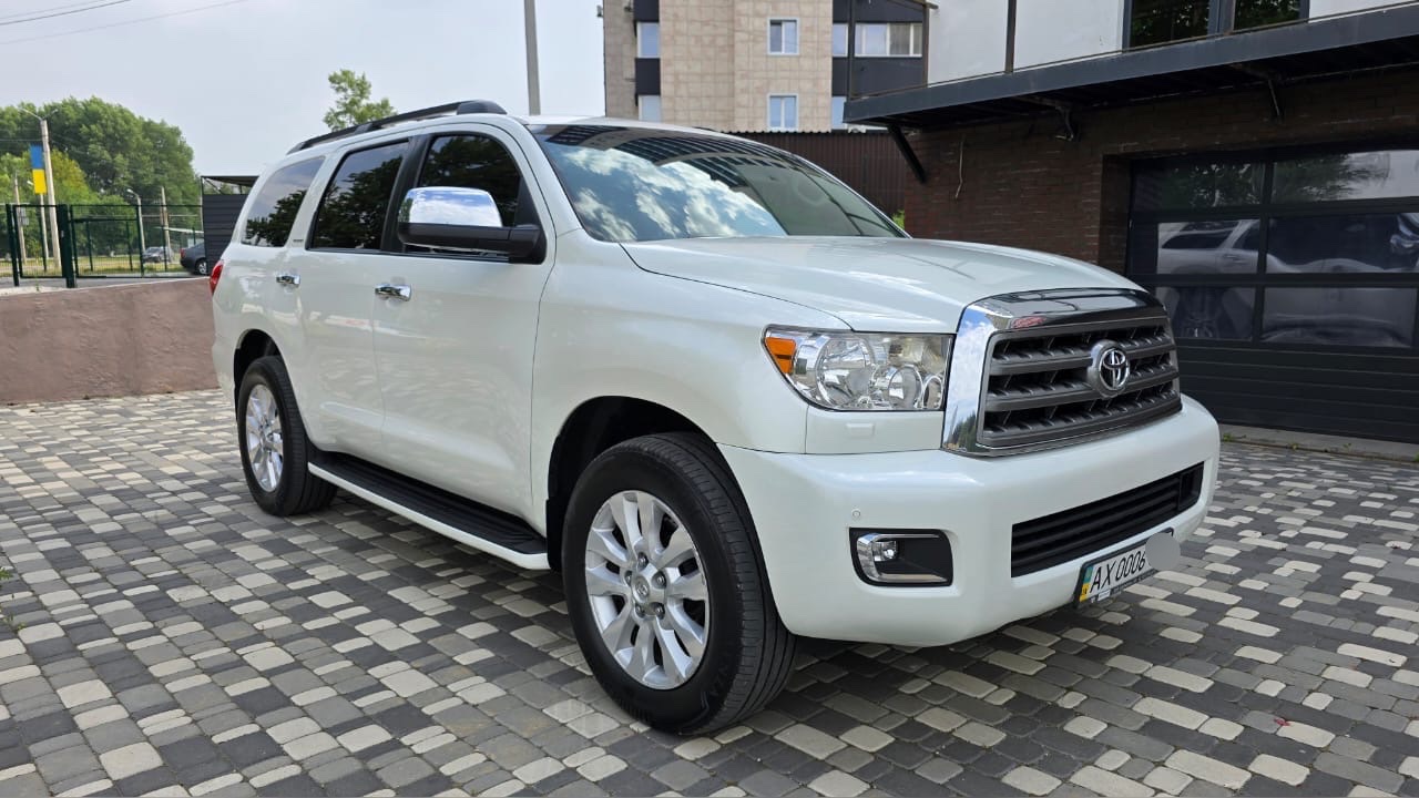 Toyota Sequoia - фото 3