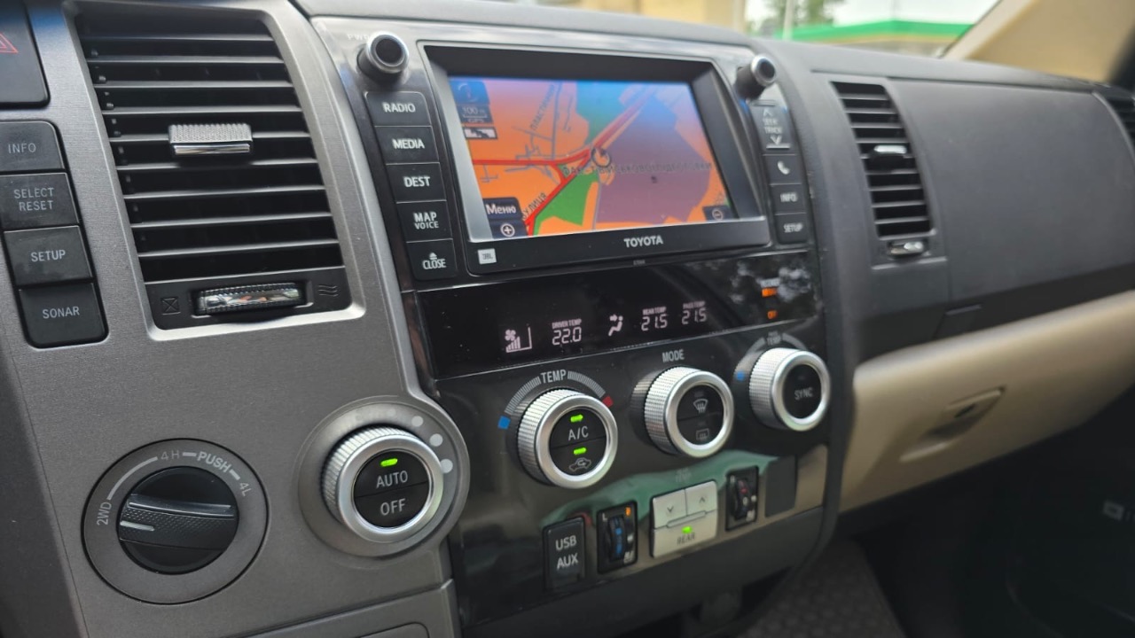 Toyota Sequoia - фото 24