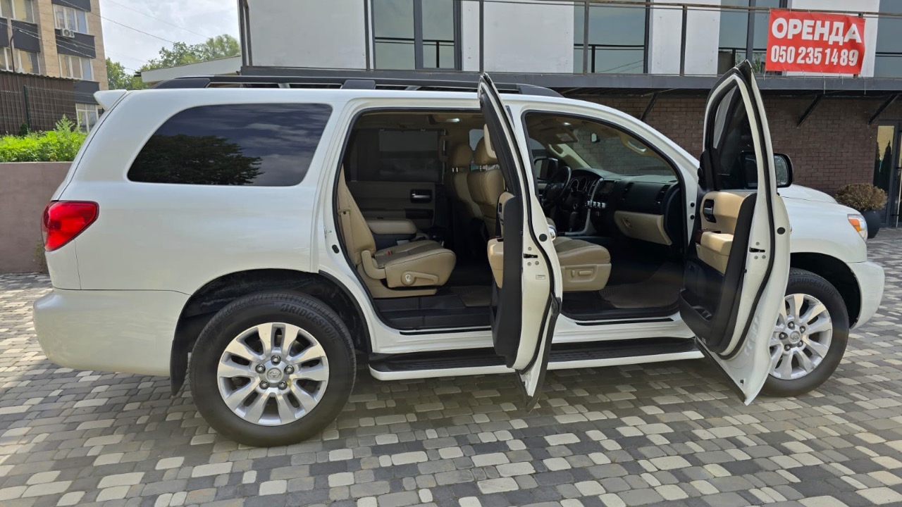 Toyota Sequoia - фото 14