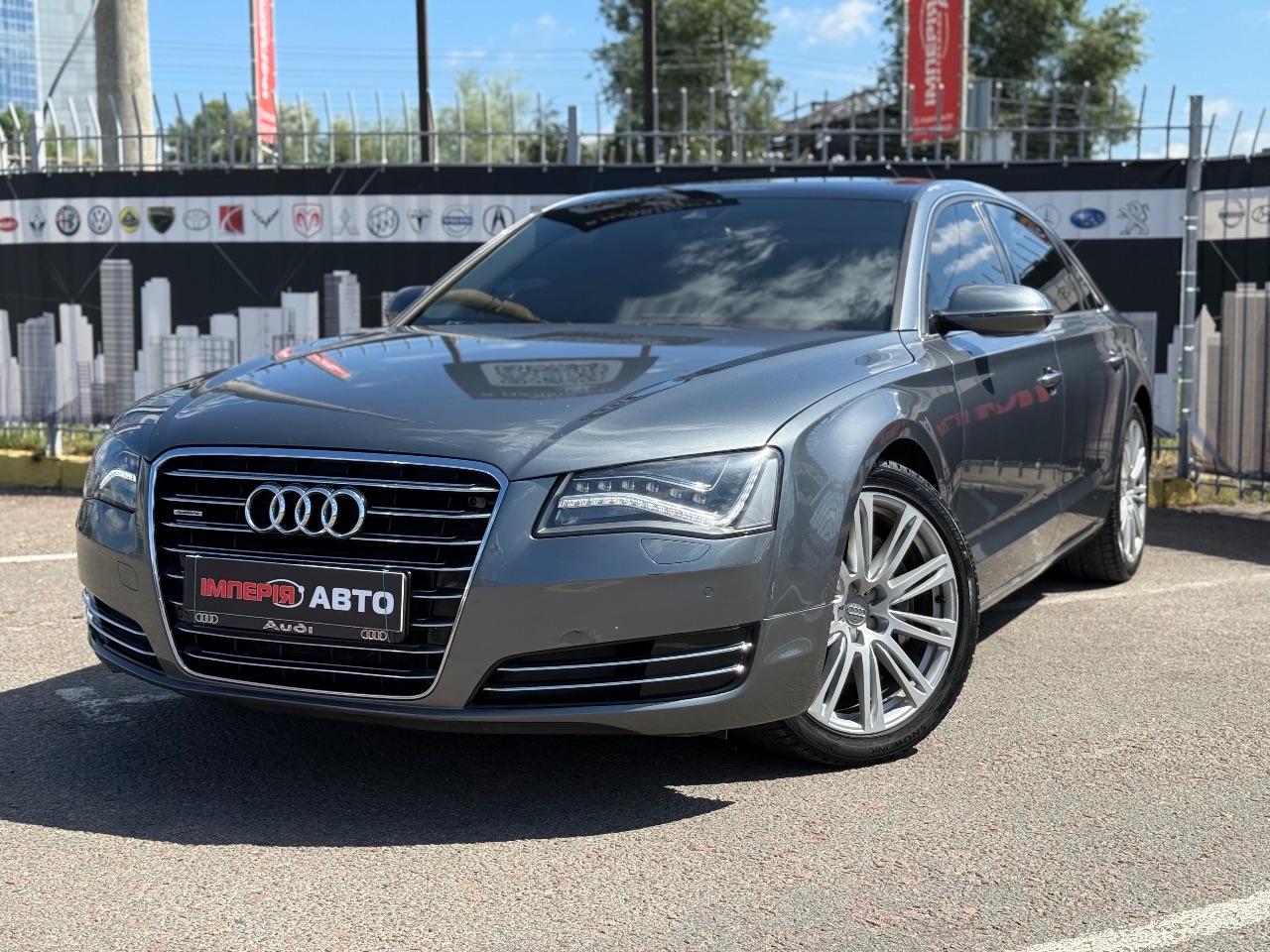 Audi A8 - фото 2