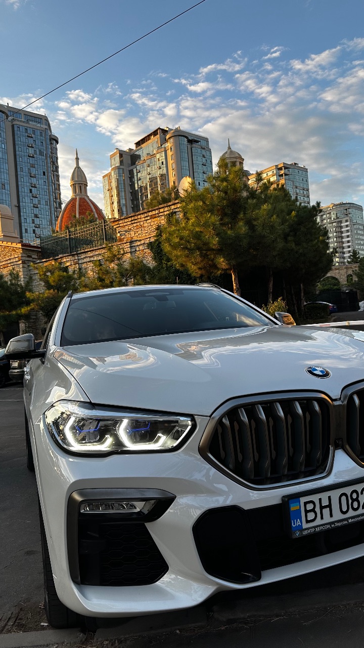 BMW X6 - фото 1