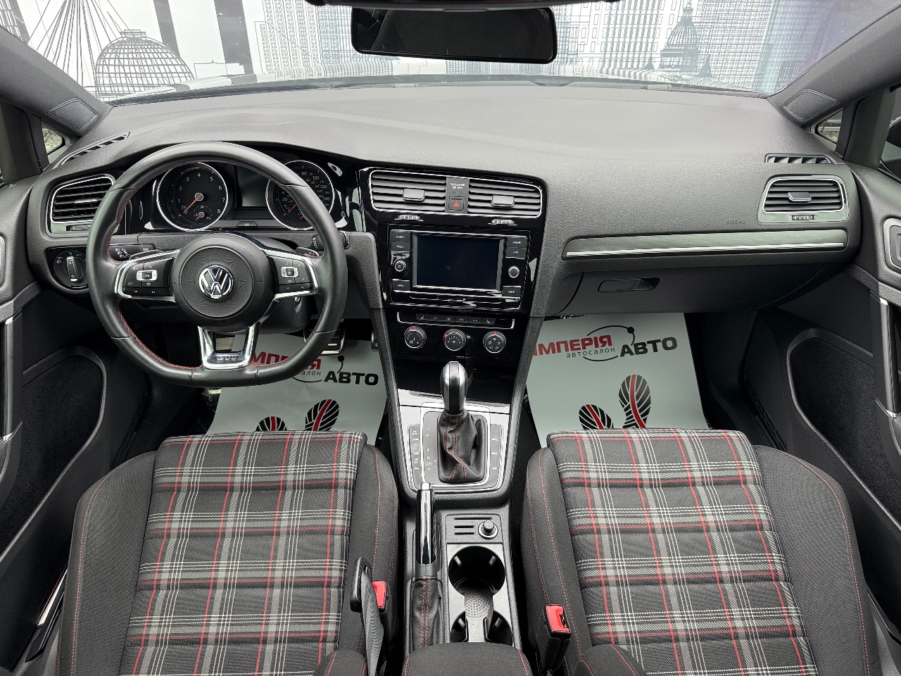 Volkswagen Golf GTI - фото 6