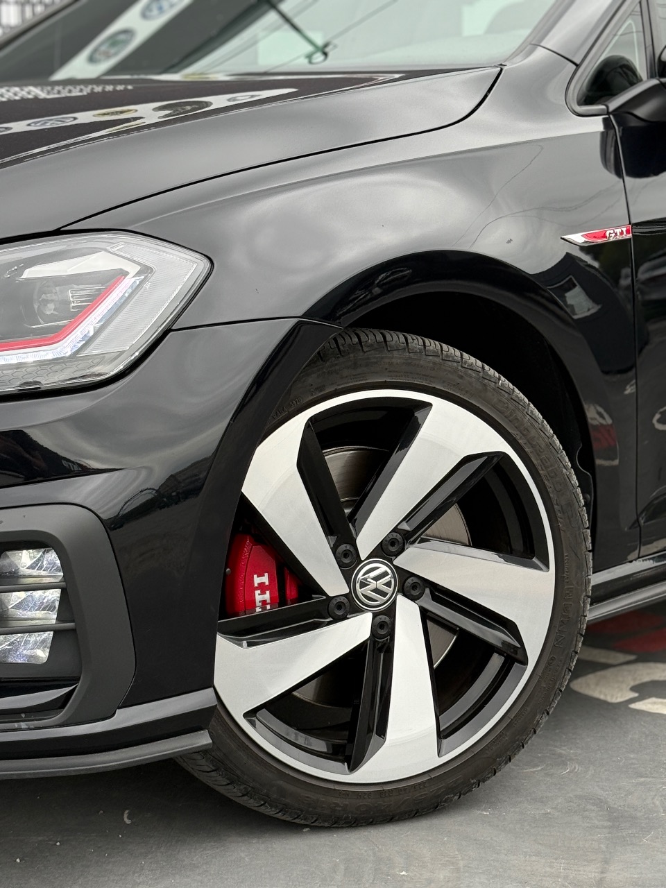 Volkswagen Golf GTI - фото 10