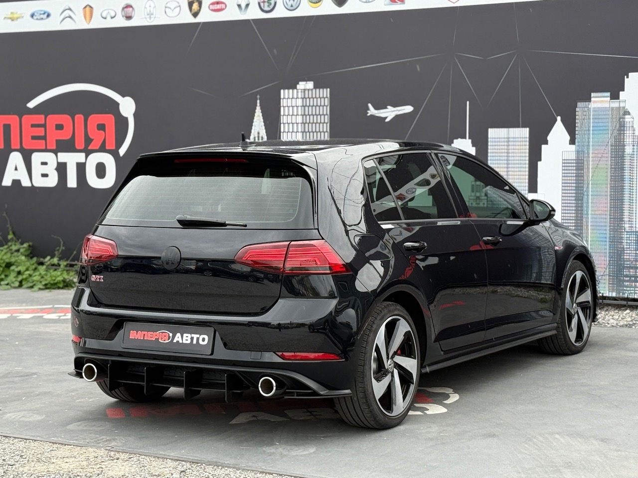 Volkswagen Golf GTI - фото 4