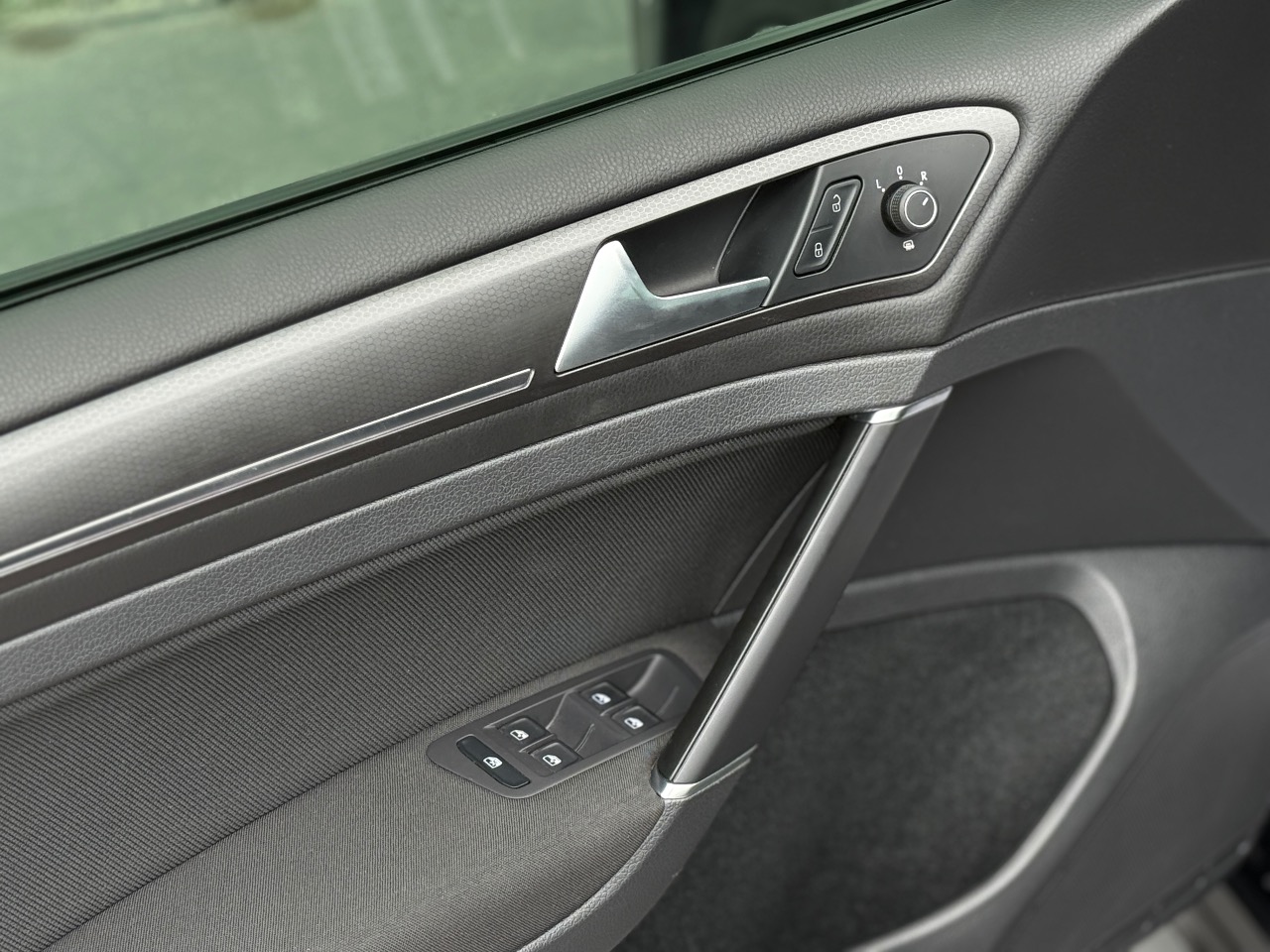 Volkswagen Golf GTI - фото 12