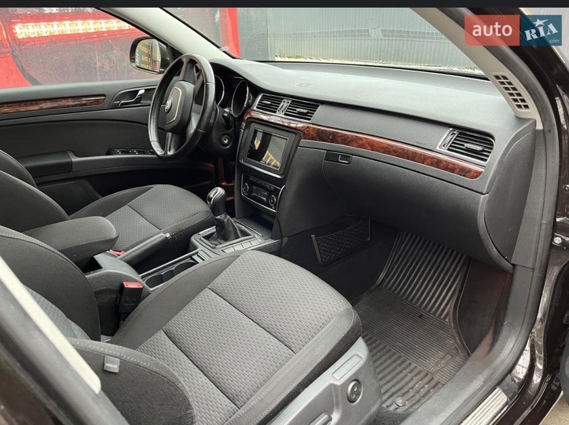 Skoda Superb - фото 13