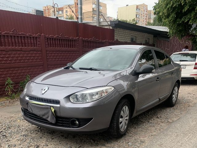 Renault Fluence - фото 4