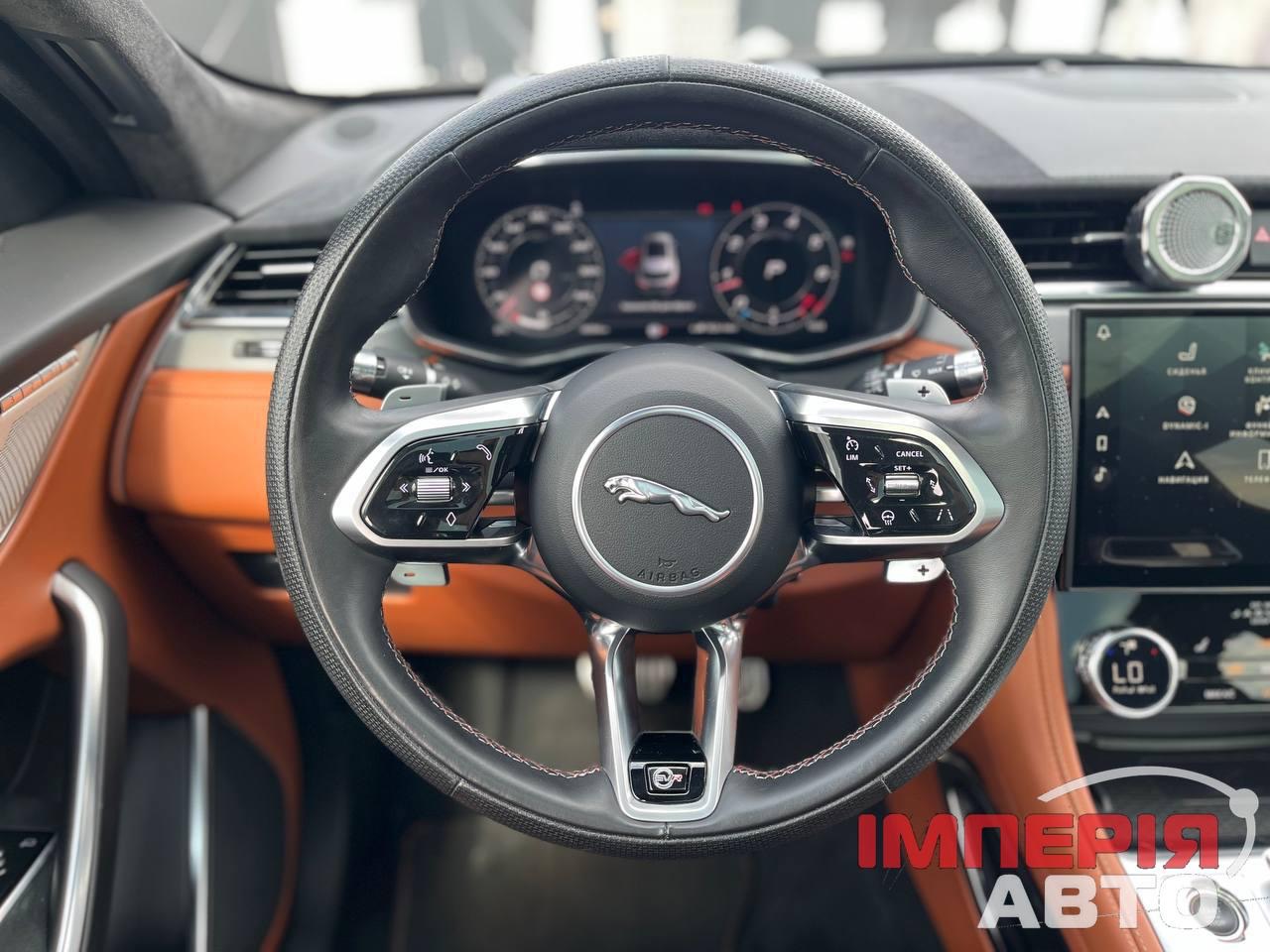 Jaguar F-Pace - фото 8