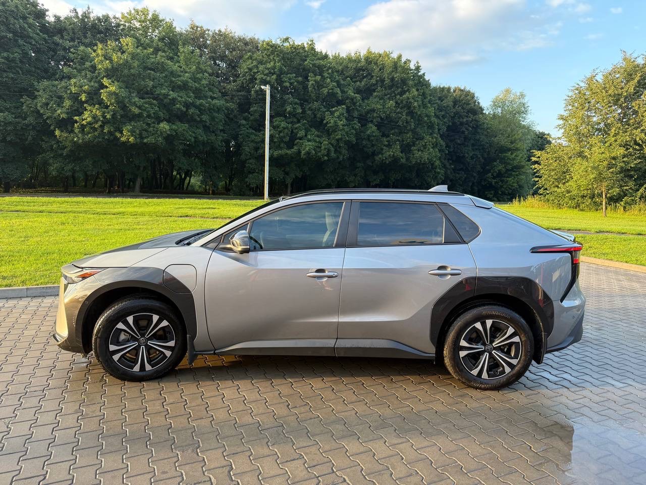 Toyota bZ4X - фото 7