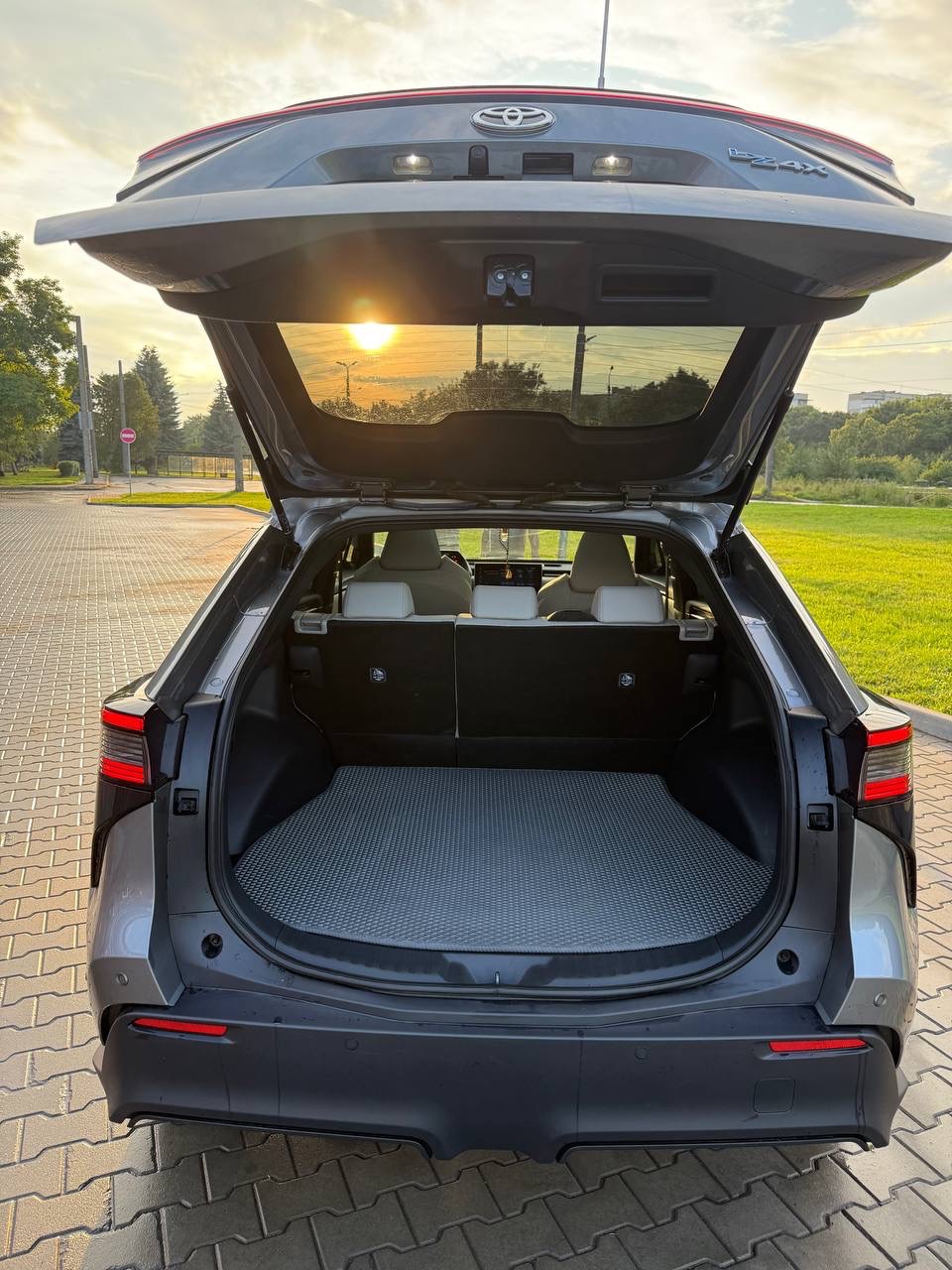 Toyota bZ4X - фото 9