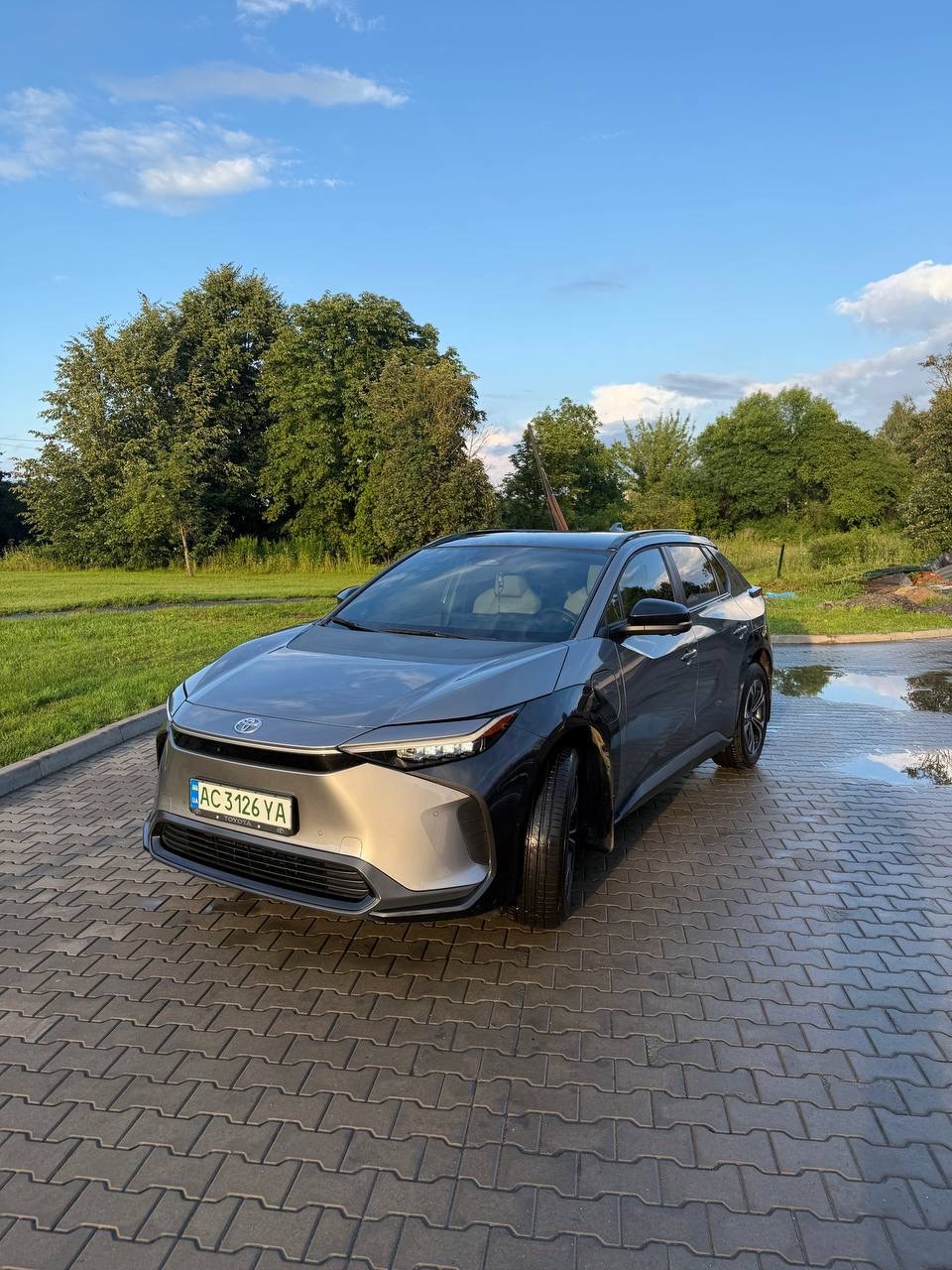 Toyota bZ4X - фото 2