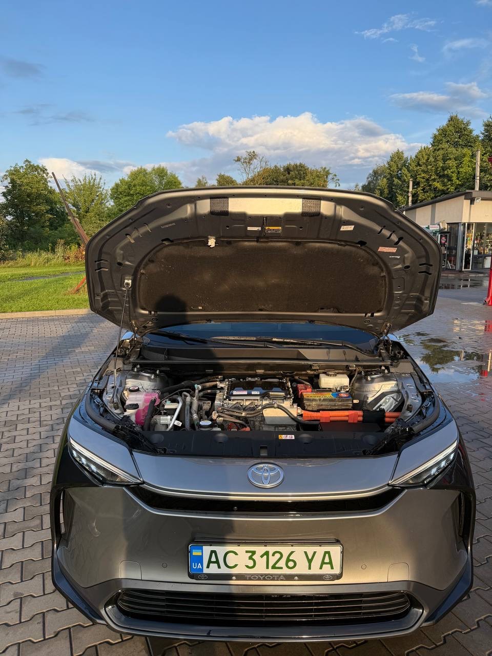 Toyota bZ4X - фото 8