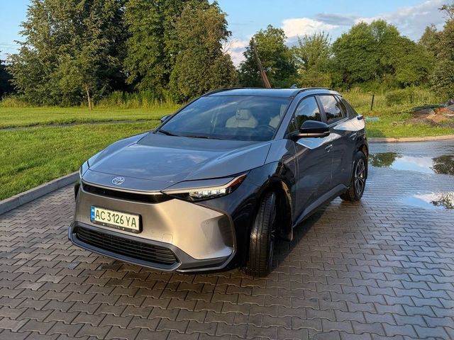 Toyota bZ4X - фото 2
