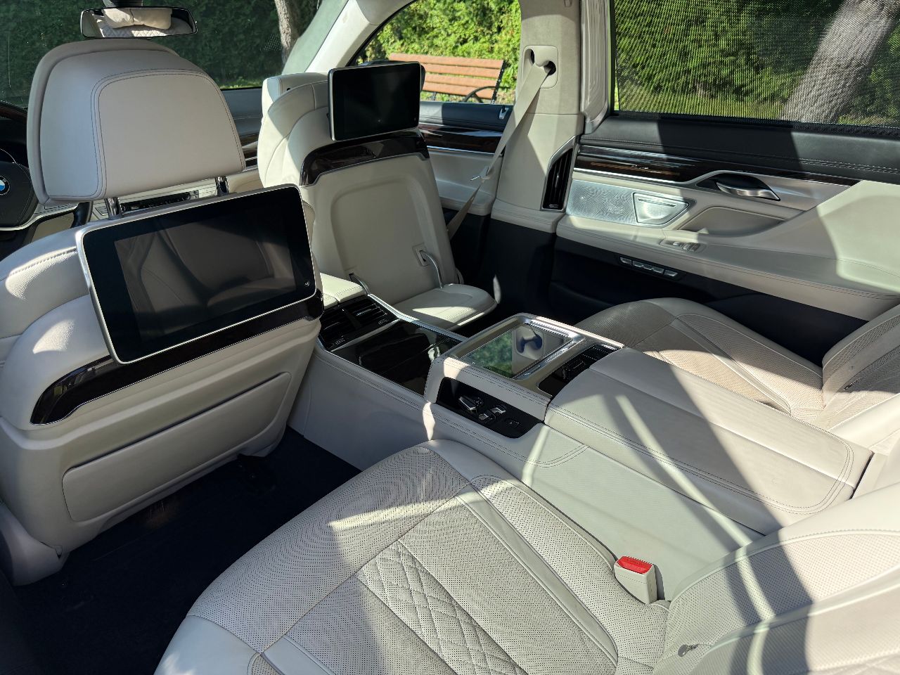 BMW 7 серії - фото 31