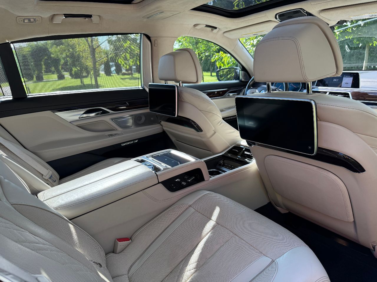 BMW 7 серії - фото 26