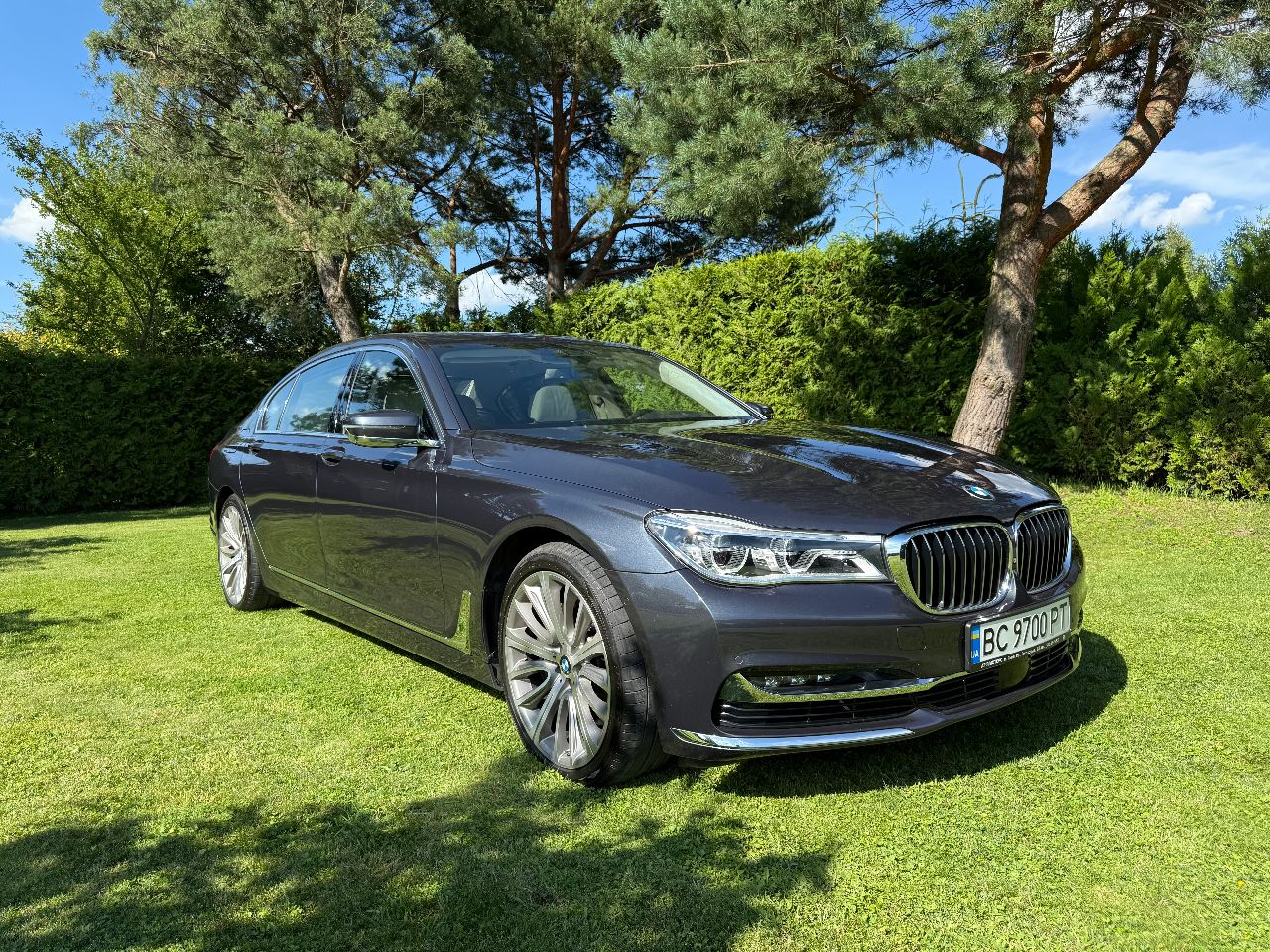BMW 7 серії - фото 1