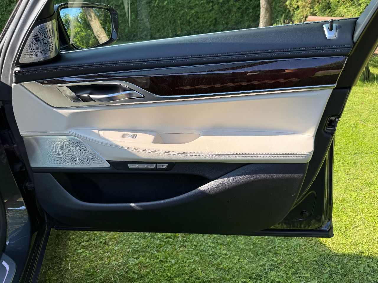 BMW 7 серії - фото 35