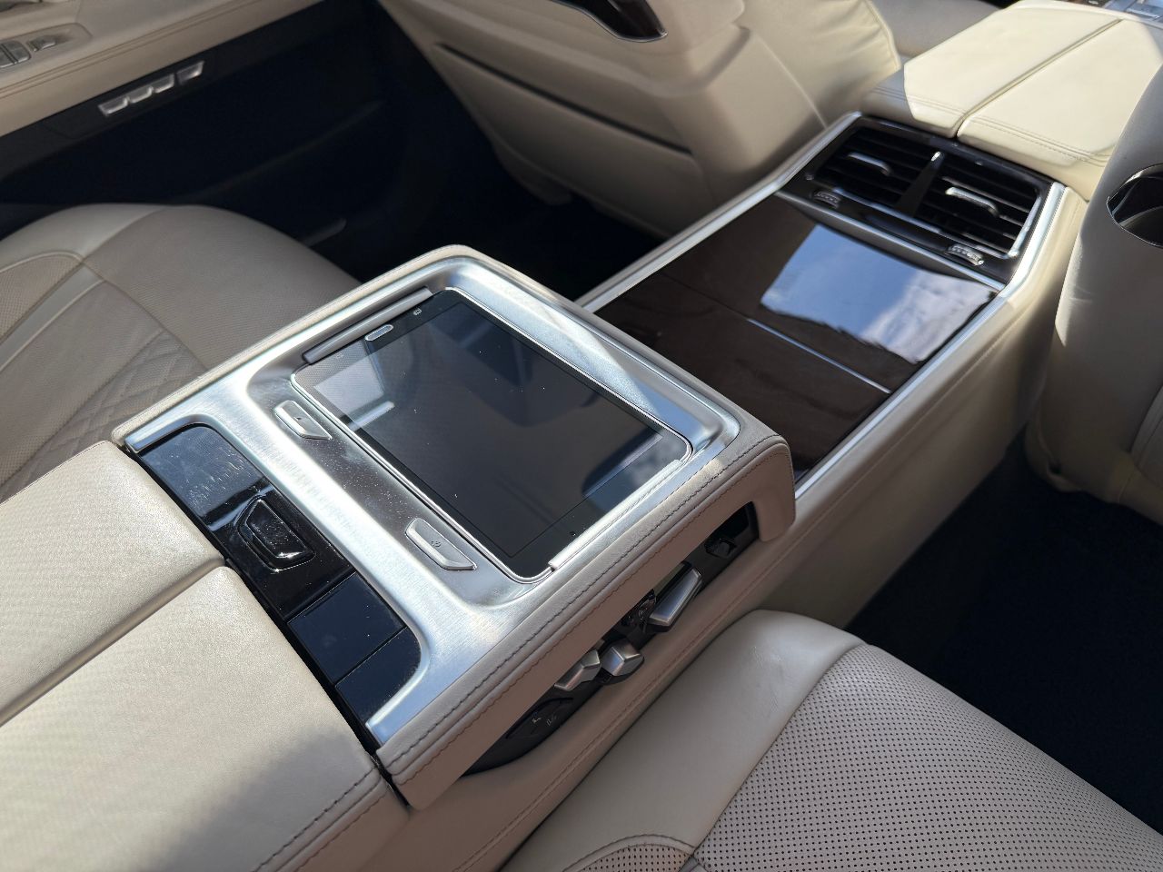 BMW 7 серії - фото 28