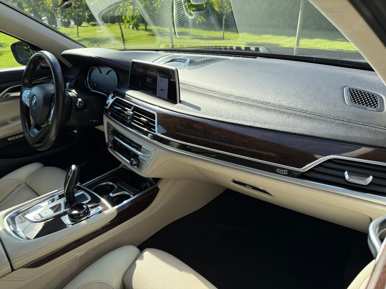 BMW 7 серії - фото 38