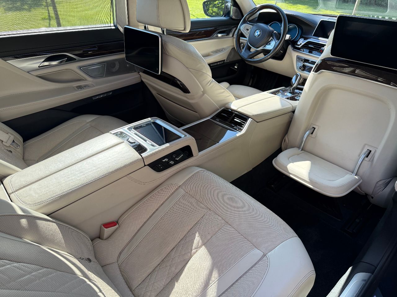 BMW 7 серії - фото 30