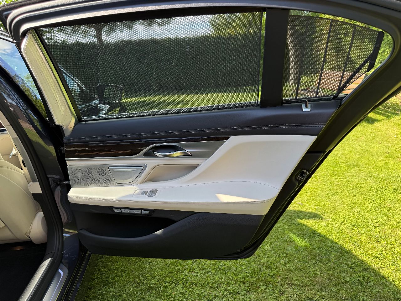 BMW 7 серії - фото 24