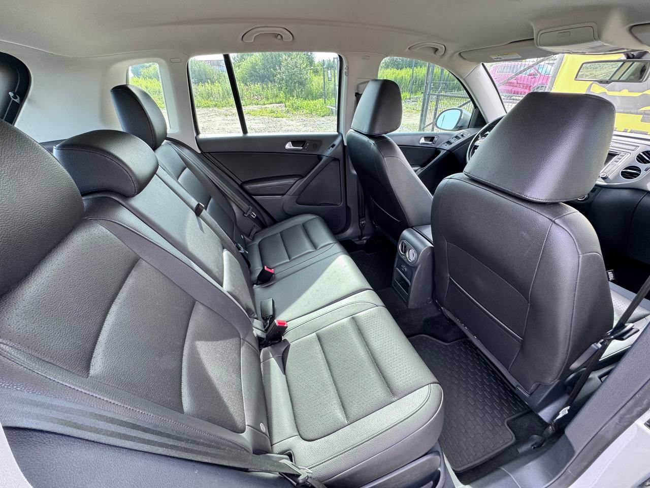 Volkswagen Tiguan - фото 9