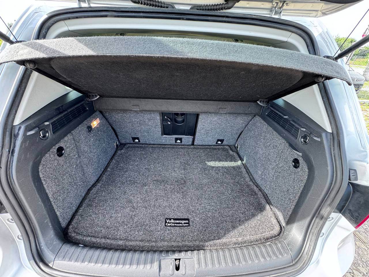 Volkswagen Tiguan - фото 11