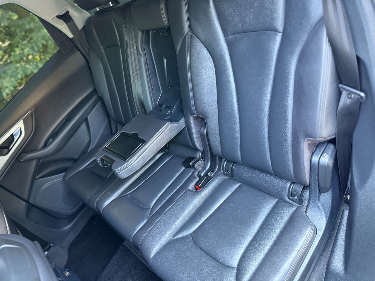 Audi Q7 - фото 32