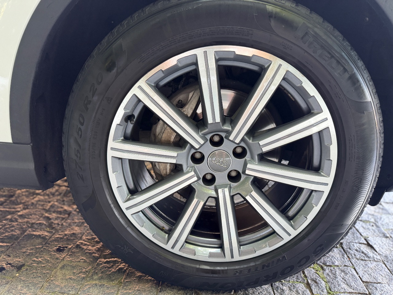 Audi Q7 - фото 42