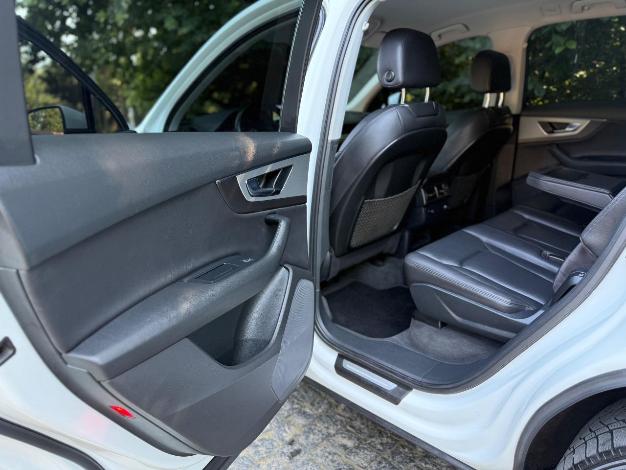 Audi Q7 - фото 28