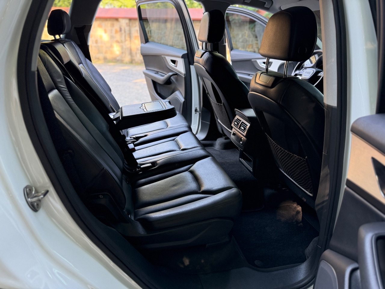 Audi Q7 - фото 34