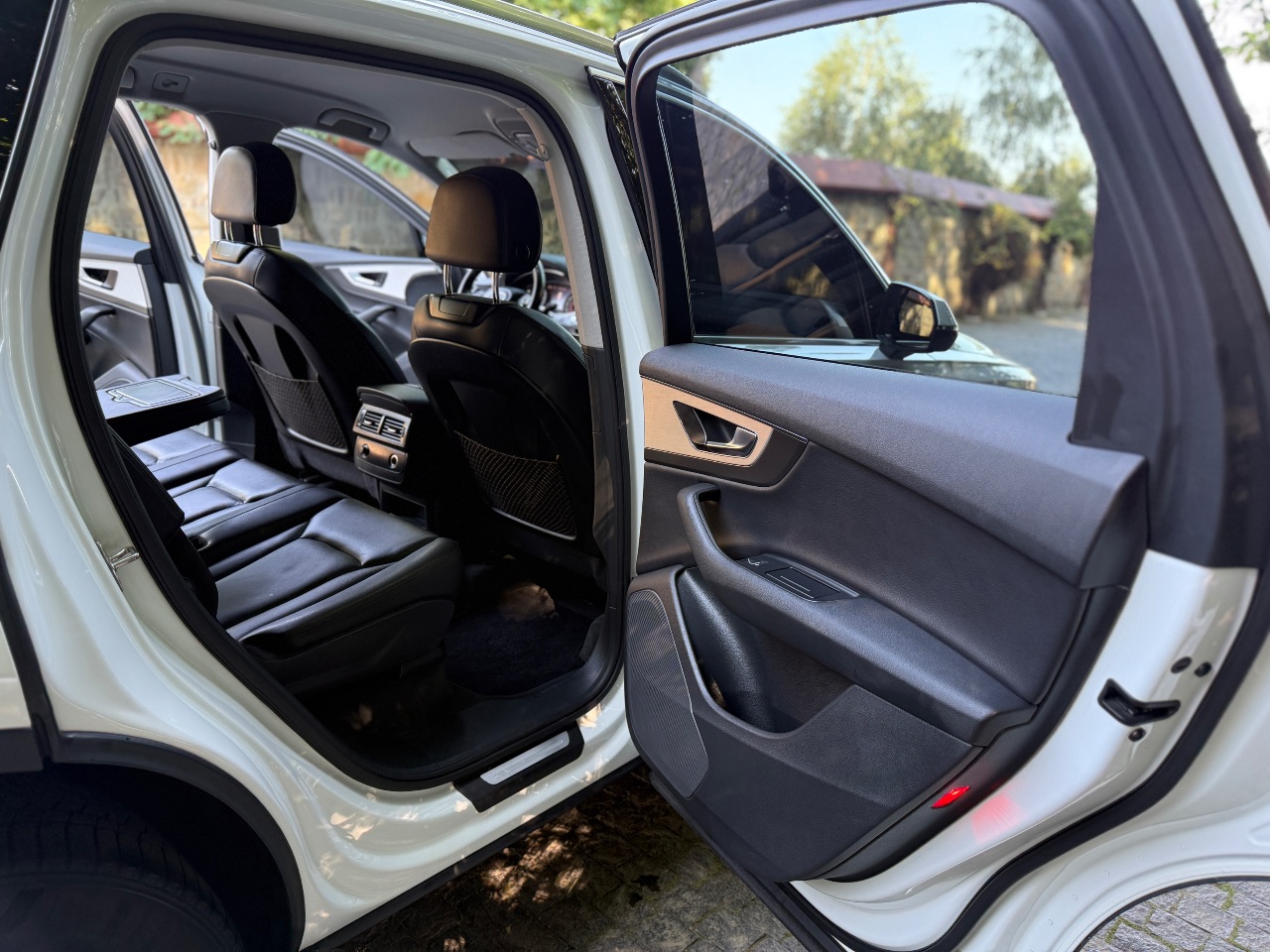 Audi Q7 - фото 33