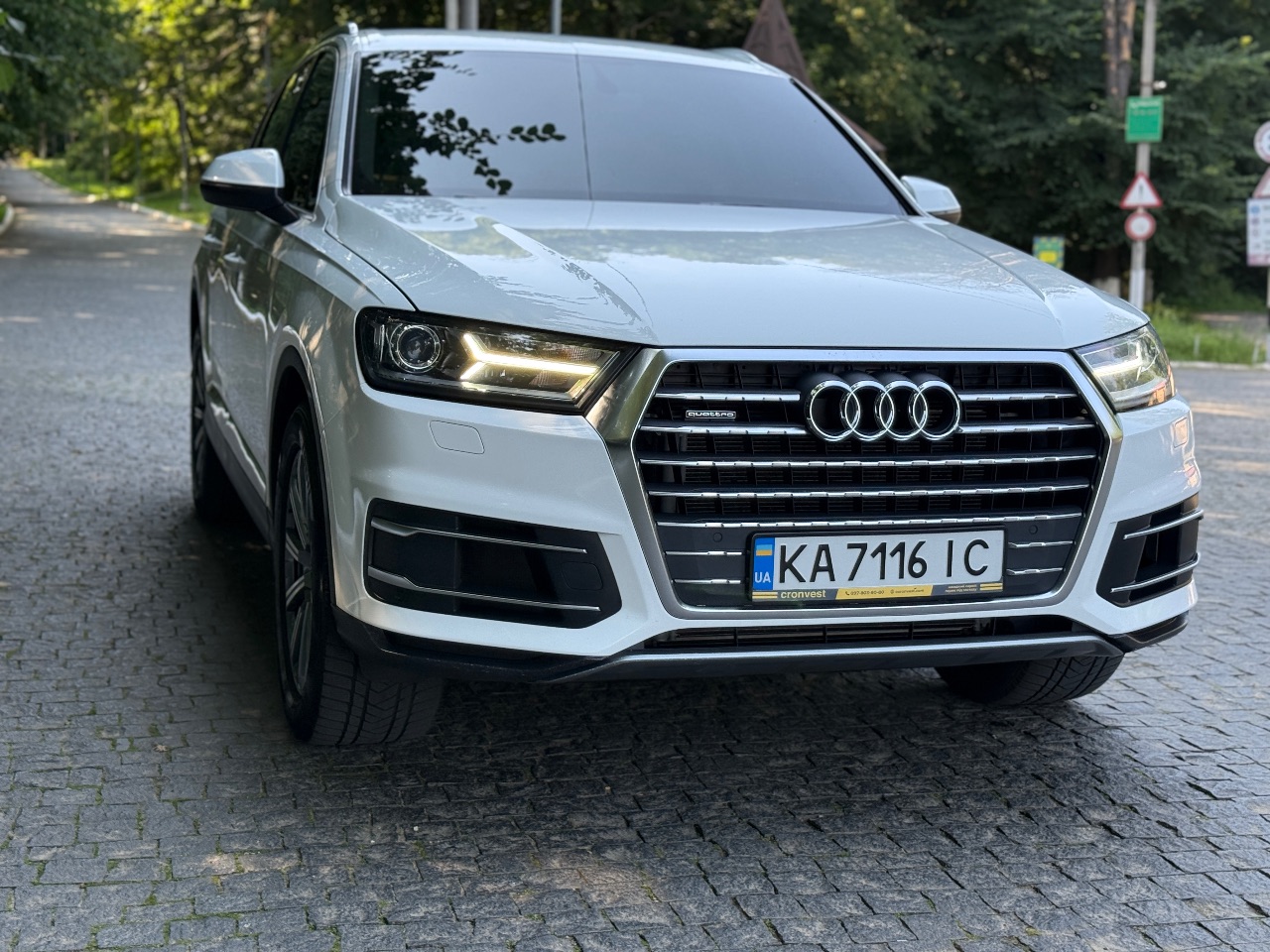 Audi Q7 - фото 17