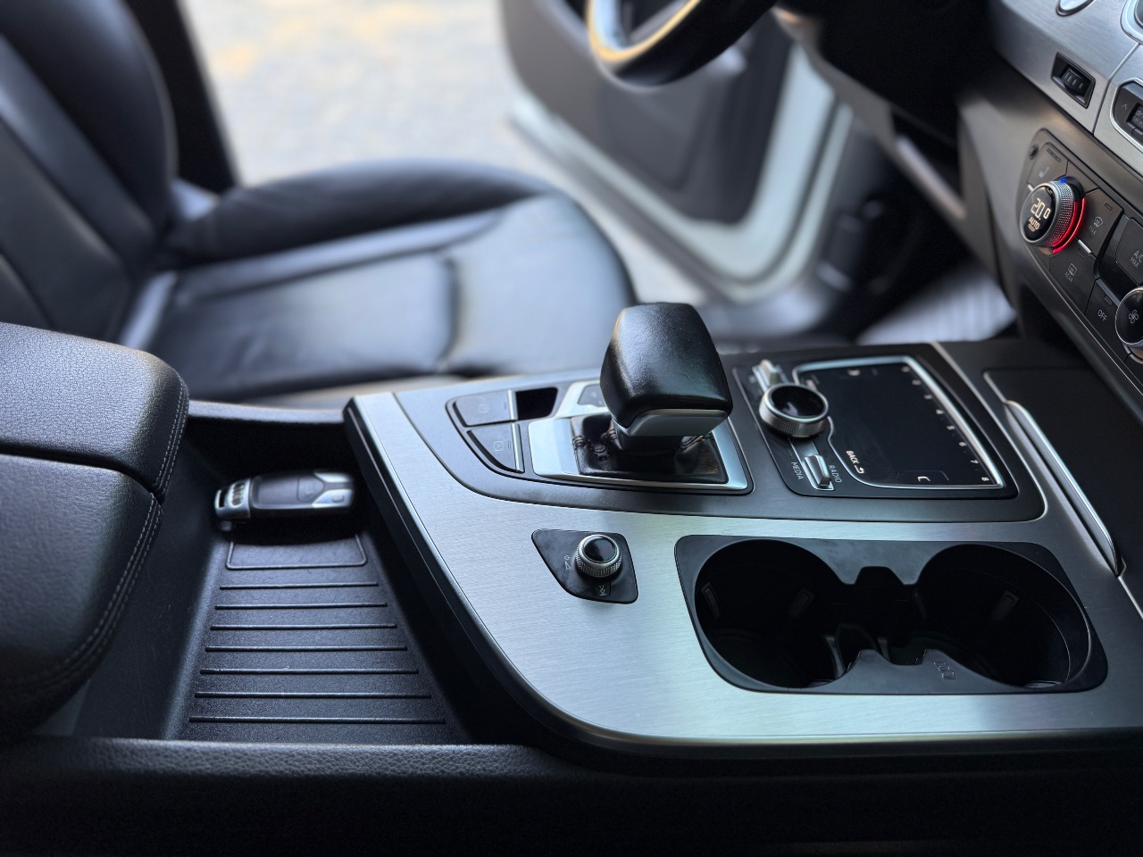 Audi Q7 - фото 40