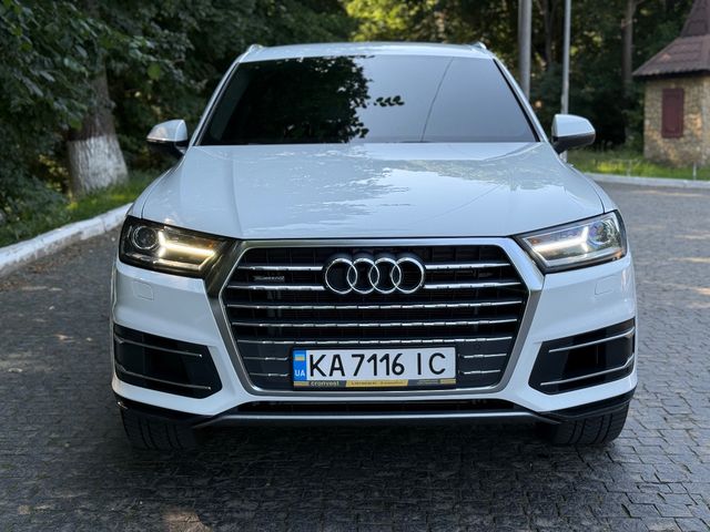 Audi Q7 - фото 3