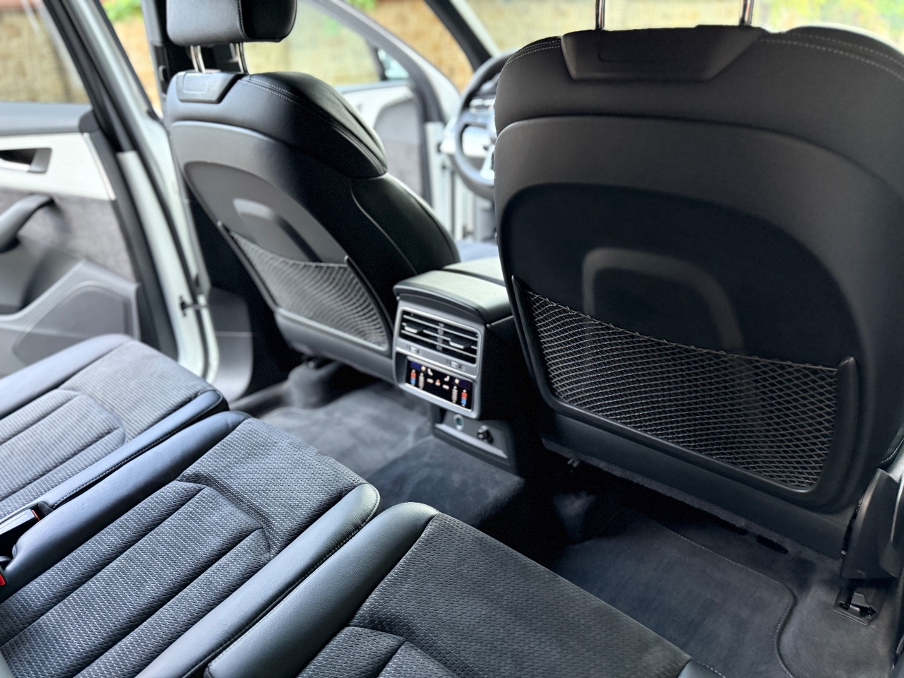 Audi Q7 - фото 35