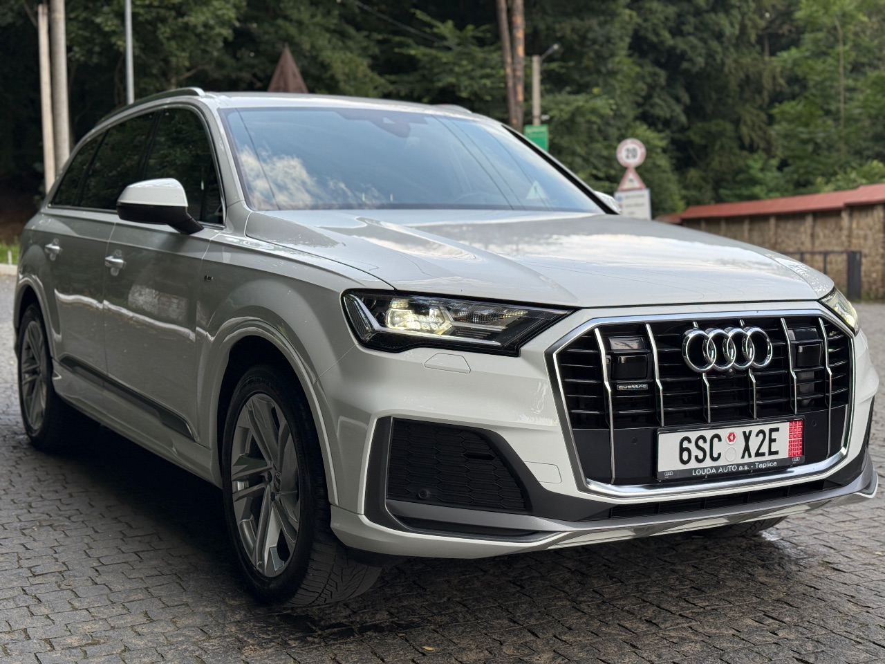 Audi Q7 - фото 5