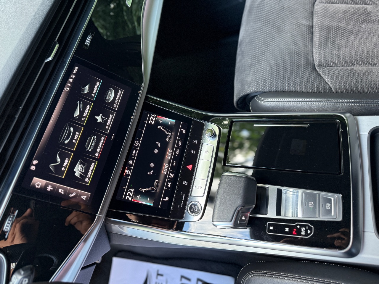 Audi Q7 - фото 26