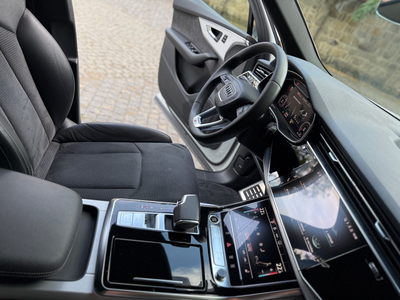 Audi Q7 - фото 39